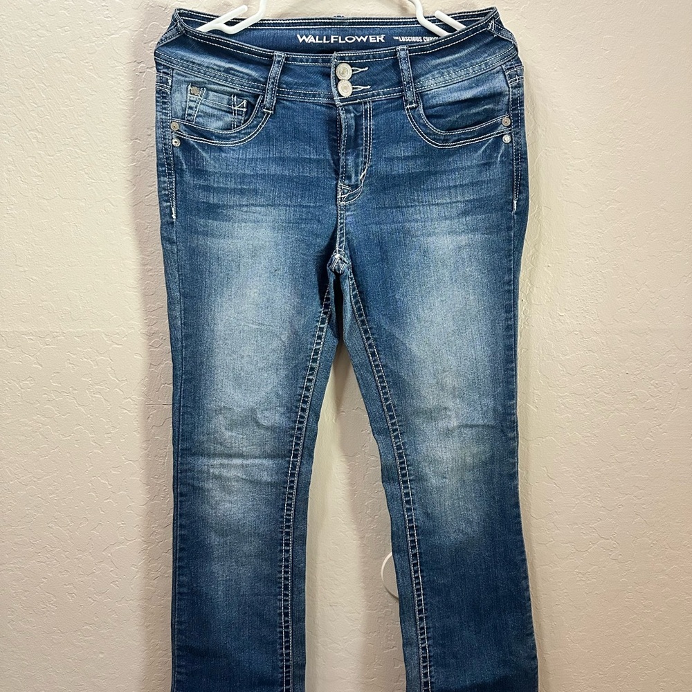 Wallflower Women's Classic Blue Straight Leg Jeans